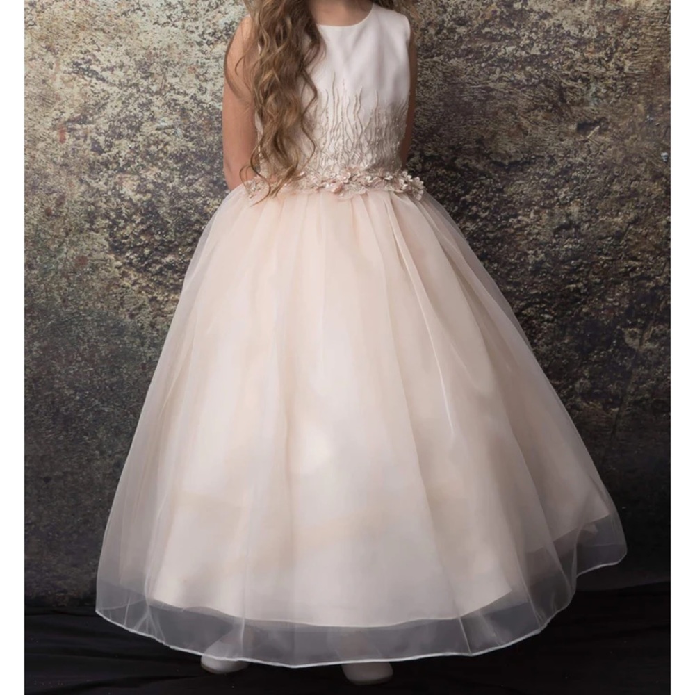 Petite Adele flower girl dress. Style 291 size 7-8
